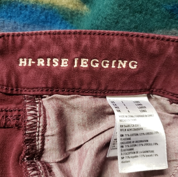 American Eagle Hi-Rise 'Super Super Stretch' Burgandy Jeggings - Picture 6 of 10